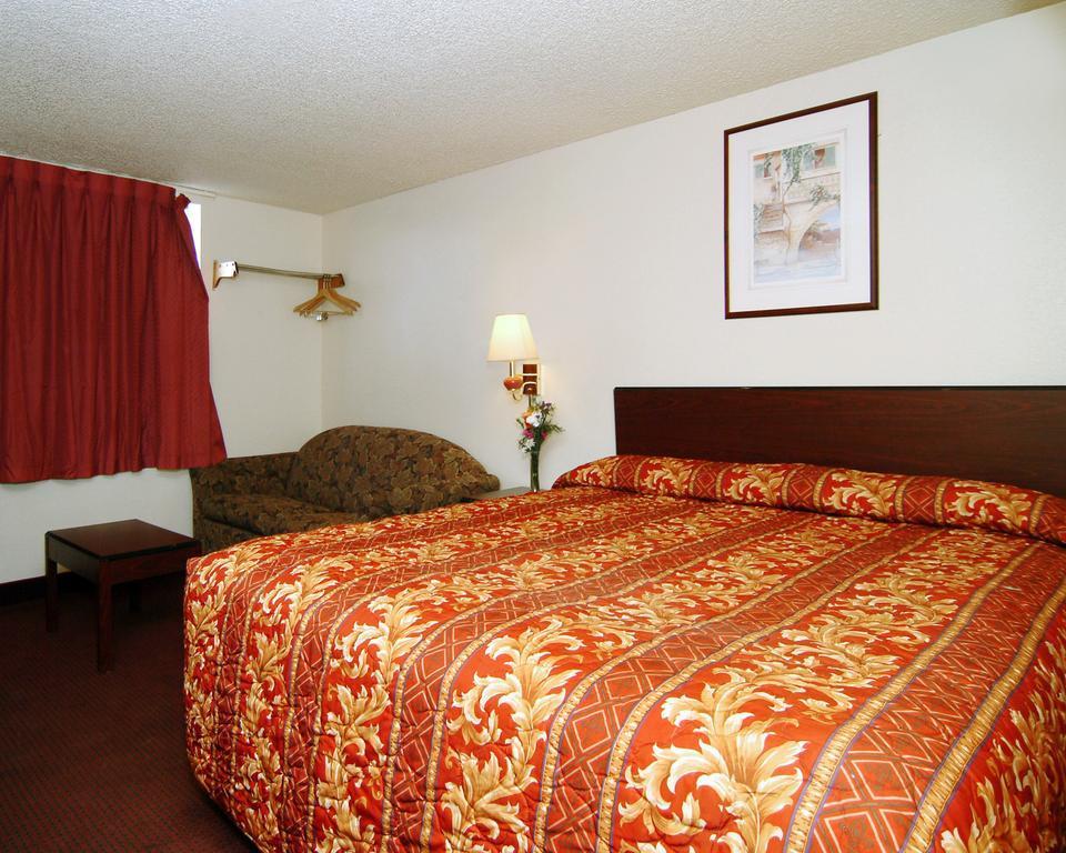 Rodeway Inn Farmington Esterno foto