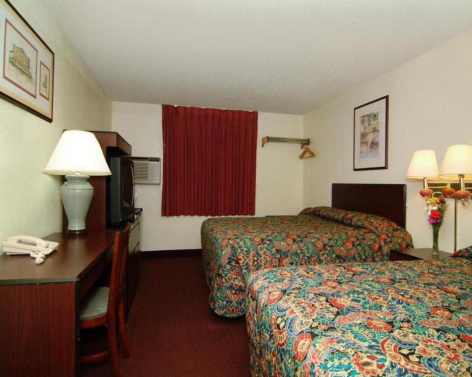 Rodeway Inn Farmington Esterno foto