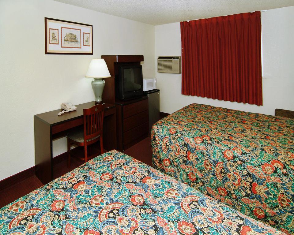 Rodeway Inn Farmington Esterno foto