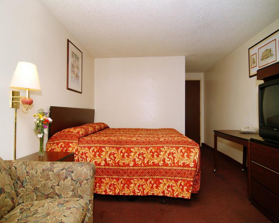 Rodeway Inn Farmington Esterno foto