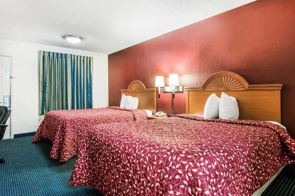 Rodeway Inn Farmington Esterno foto