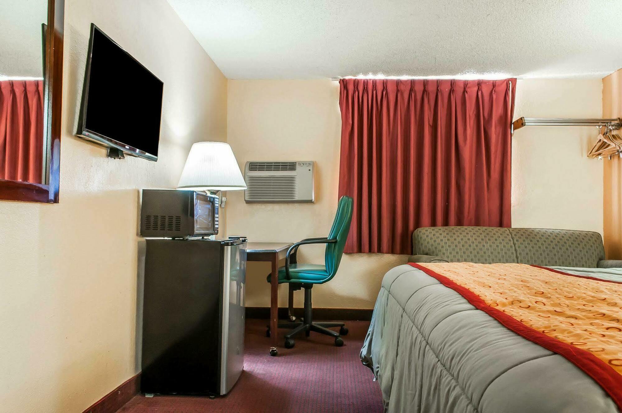 Rodeway Inn Farmington Esterno foto