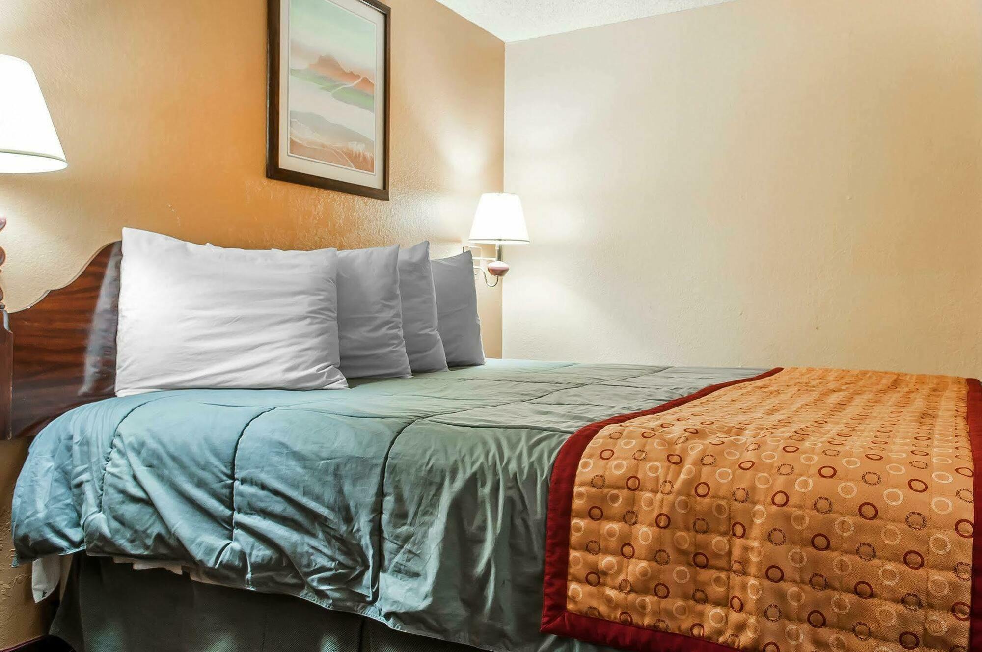 Rodeway Inn Farmington Esterno foto